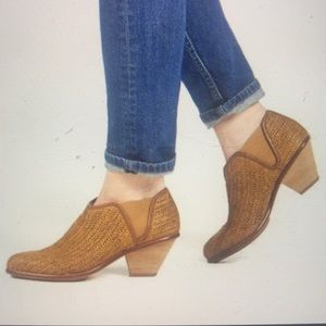 Matt Bernson Marlow Woven Raffia Bootie Chestnut